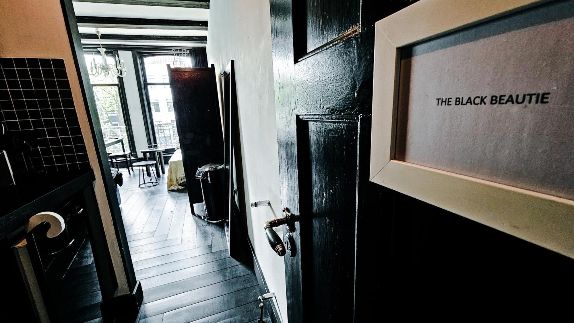 The Black Beauty Private Studio With Canal View From 1799 Amsterdam Exterior foto